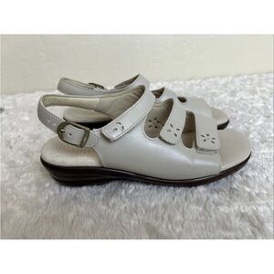 SAS Tripad Womens 6.5 M Cream Tan Leather Three Strap Comfort Sandals